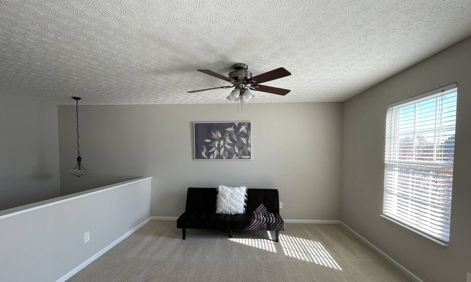 Lewis Center Casa | Serene Family vacation home close to city