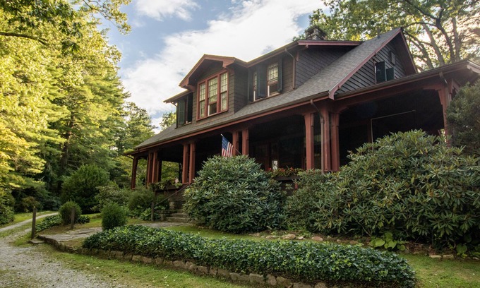 Flat Rock Casa | Serene Flat Rock Farmhouse Getaway