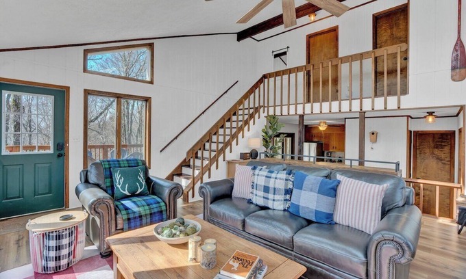 Gouldsboro Casa | Serene & Fun Family Gem ~ Hot Tub & Theater Room!