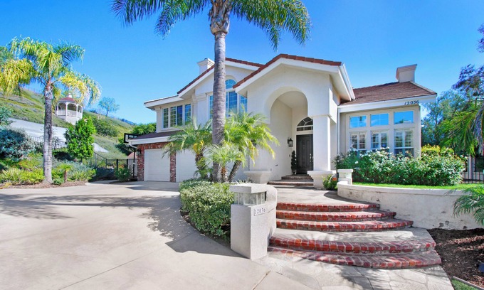Granada Hills North Casa | Serene Granada Hills Oasis in Los Angeles- 4 Bed+Bonus Room+Office