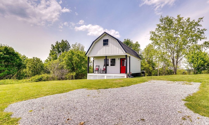 Greeneville Casa | Serene Greeneville Getaway w/ Mountain Views!