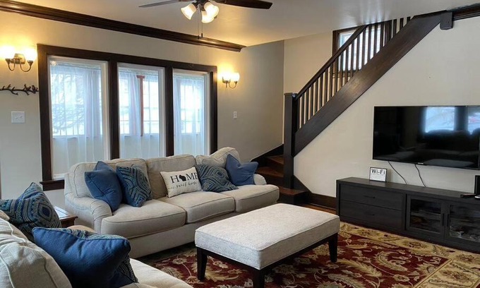 Ellis Historical District Casa | Serene Home One Block From Lake Michigan