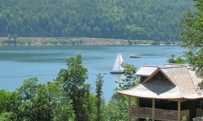 Hall Quarry Casa | Acadia Lodge: Impresionante costa personalizada en Somes Sound con kayaks, muelle, amarres