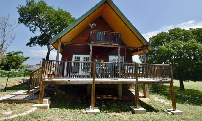 Granite Shoals Casa | Serene Lake Retreat: 2 Bedroom Lakehouse with Loft and Picturesque Porches