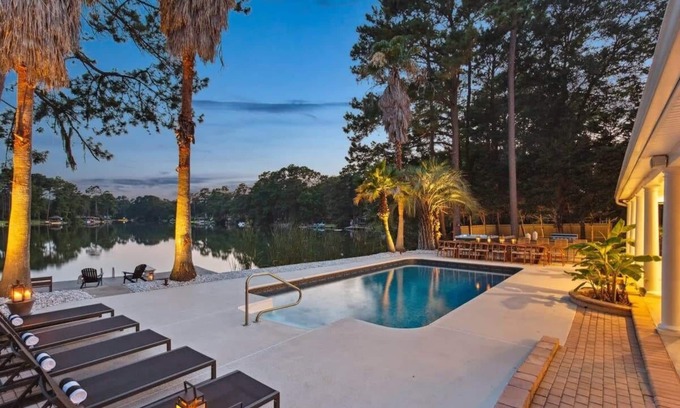 Talahi Island Casa | Serene Lake Retreat | Pool & Game Room