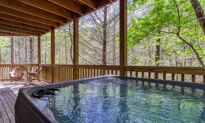 Townsend Cabina | Serene & Lux 4BR w Game Room!…HOT TUB…POOL TABLE