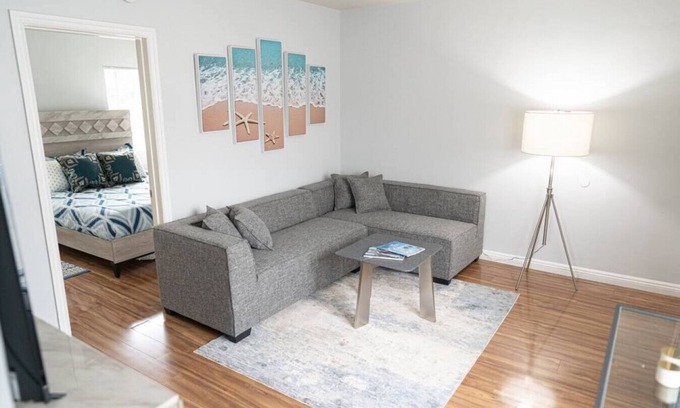 Glendale Casa | SERENE OASIS: BEAUTIFUL 1BR HOUSE in GLENDALE w/ PRIVATE PATIO & PARKING p5