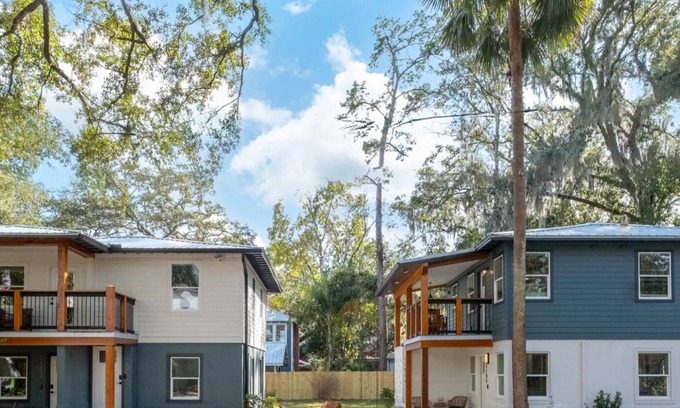 University Heights Casa | Serene Place Complex - Walk to UF - Free Parking