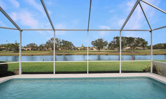 Sarasota Casa | Serene pool home in the exclusive Heritage Oaks Golf & Country Club - Oak Water Escape