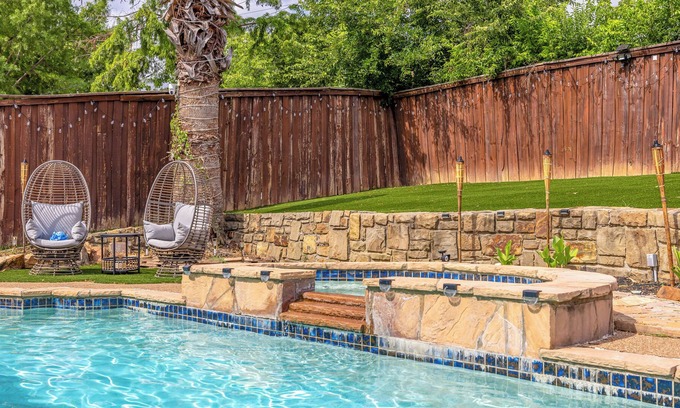 Valley Ranch Casa | Serene Retreat with Heated Pool, Hot Tub, Sauna - Just 15 Minutes to Airport!