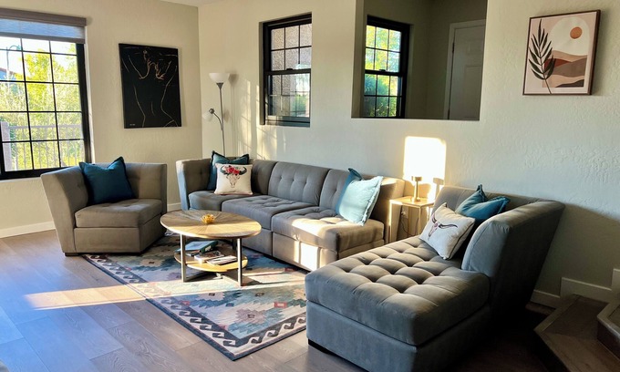 South Scottsdale Condominio | Serene Scottsdale condo with GOLF COURSE view!