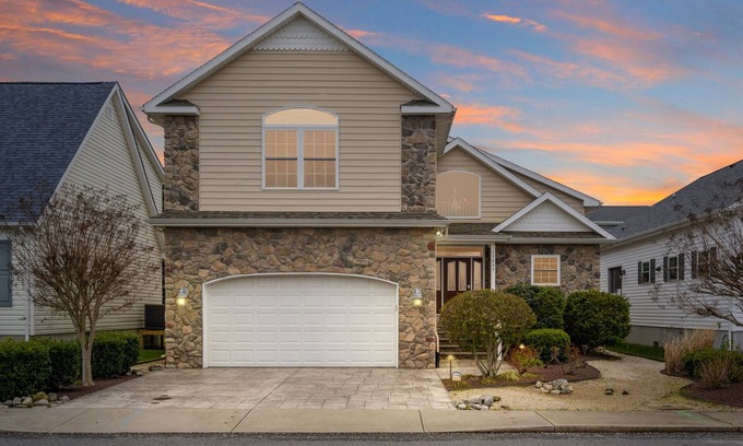 Caine Woods Casa | Serene Sea Captain - a Beautiful 5 Bedroom Family Home in North Ocean City!