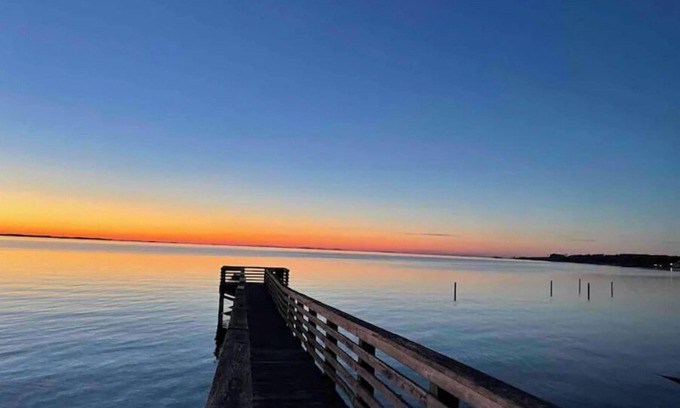 Manteo Casa | SERENE SOUND RETREAT OBX /Sandy Beach/Dog Friendly