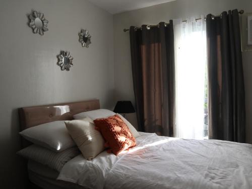 Tagaytay Apartamento | Serene Suites Staycation at Pine Suites Tagaytay