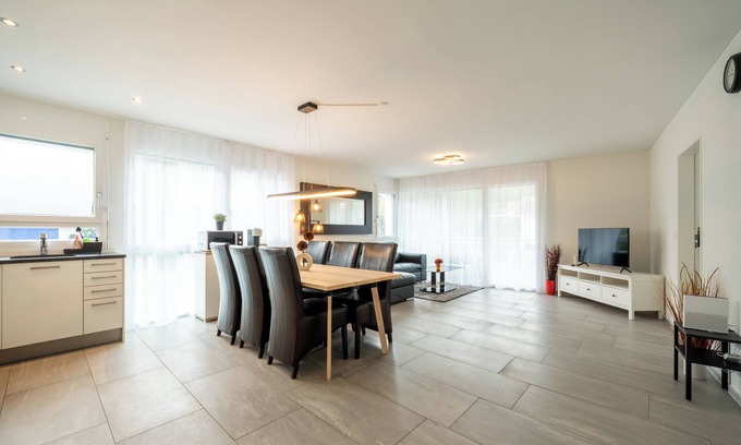 Safenwil Casa | Serene Swiss Apt | scenic balcony views + parking + hi-speed wifi