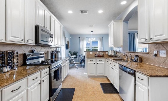 Cibolo Casa | Serene Views Ideal For Long Stays Heated Pool