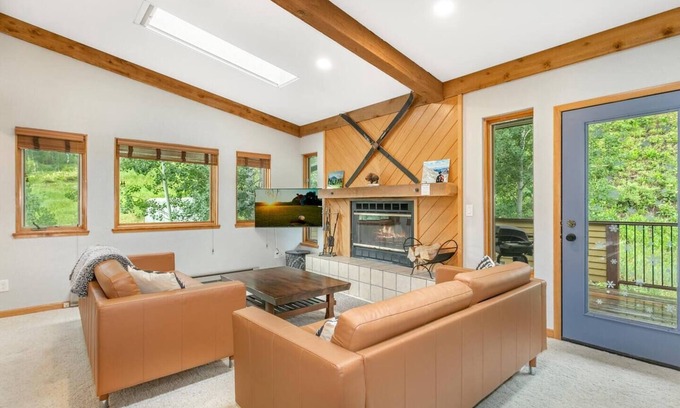 Intermountain Casa | Serene West Vail Home | Surrounded by Nature | Family Friendly | Steps to Bus