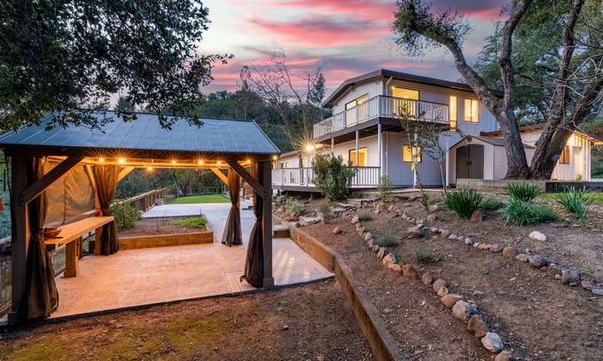 Santa Rosa Casa | Serene wine country home, central AC, close to golf, hiking, wineries & dining