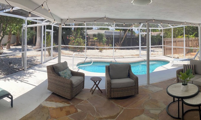 Sarasota Casa | Serene yard and pool, 1 mile to beach, pets OK, patio TV, Kayaks