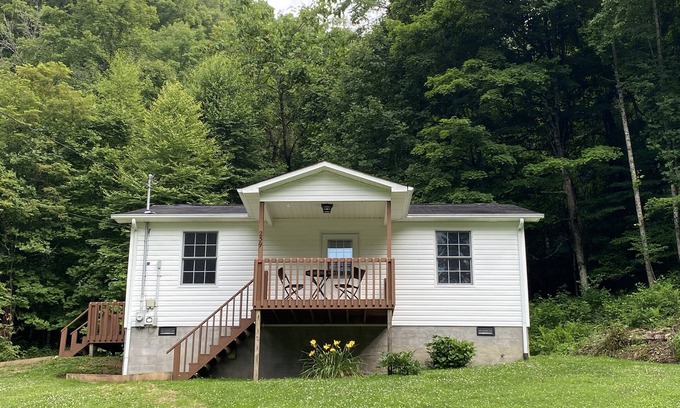 Roan Mountain Cabaña | Serenity and Seclusion in Roan Mountain, TN