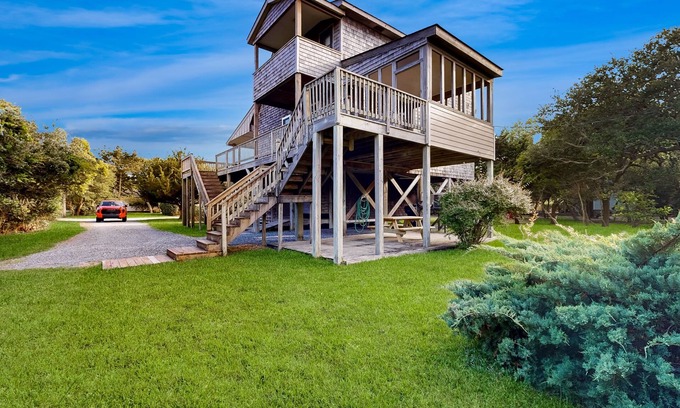 Buxton Casa | Serenity by the Lake-Spacious decks, peaceful retreat, and beachside bliss await