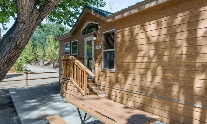 Kernville Cabina | Serenity Cabin at KRS Campground (Cabin 11)