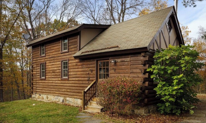 Marshall Cabina | Serenity Cabin In The Woods