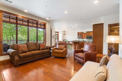 Branson Casa | Serenity Escape by the Lake - Condo for 6 with Resort-style Amenities