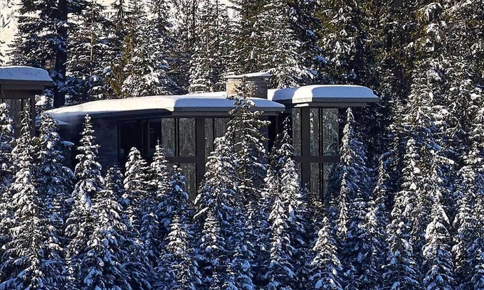 Whistler Creekside Chalet De Esquí | Serenity Estate Kadenwood | Ski-In Out, Hot Tub, Pool Table, Cinema Room