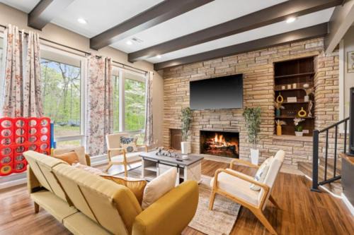 Southwest Raleigh Casa | Serenity Haven Pond View with Pool