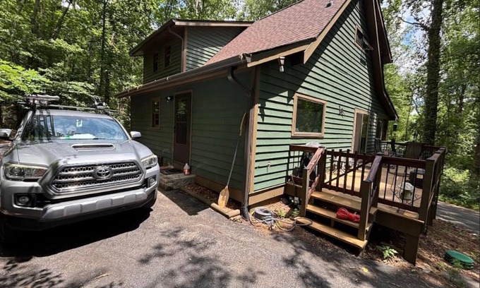 Mills River Casa | Serenity is a 2 acre retreat. Come get lost in the forest & the babbling creeks!