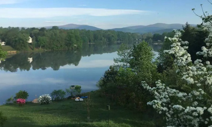 Quinque Apartamento | Serenity Lakeview Cottage