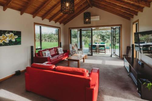 Egmont Village Casa | Serenity Lodge Getaway - with river views