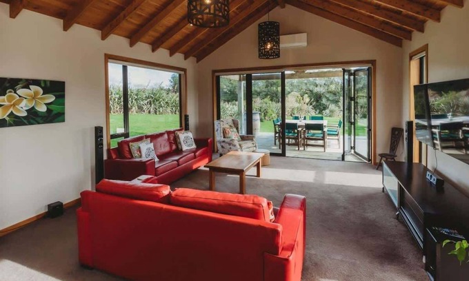 Egmont Village Casa | Serenity Lodge Getaway - with river views