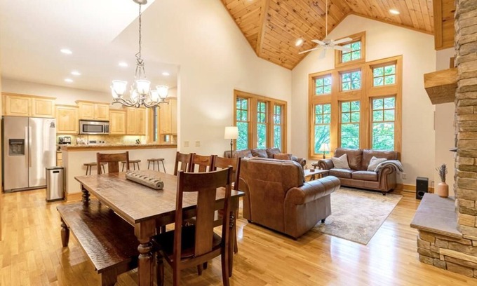 Foscoe Casa | Serenity Now, Townhome 16A---NEW LISTING, Mountain Townhome, Gated Resort, Indoor/Outdoor Pools a...