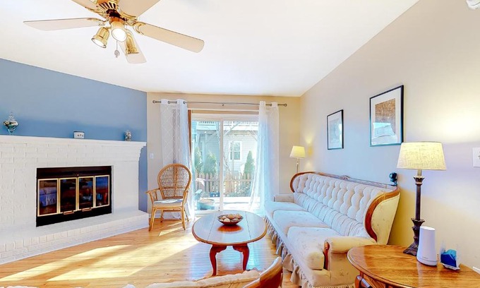 Caine Woods Casa | Serenity on Sailing Rd