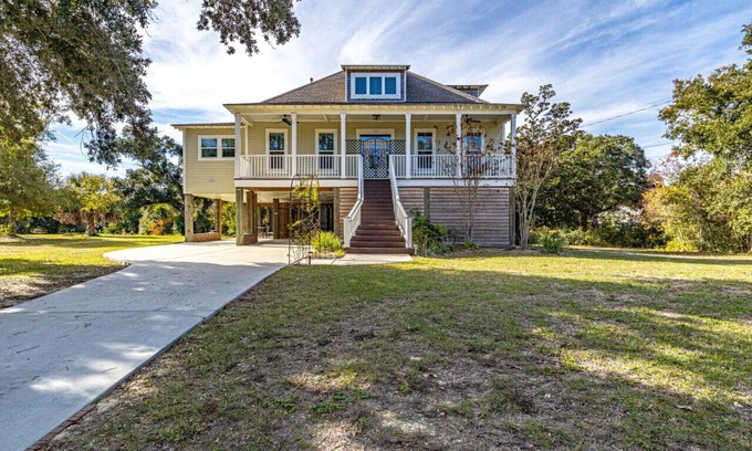 Gulfport Casa | Serenity Shores Pool Beach View Sleeps 10