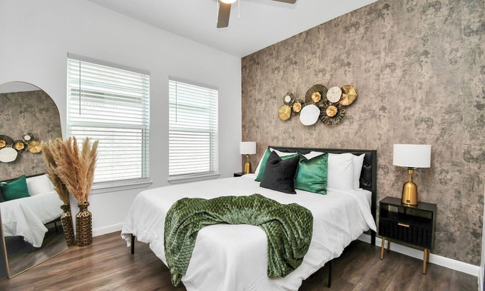 South Central Houston Apartamento | Serenity Studios: Near Medical Center & Museum District