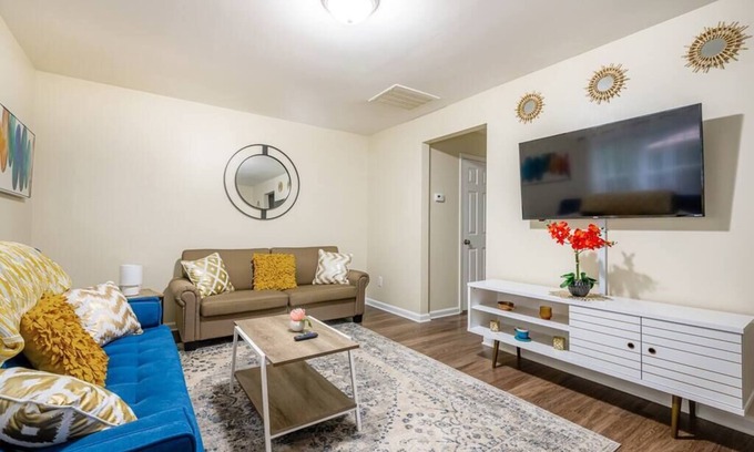 Durham Casa | ★Serine Space ★ King Bed ★ Long Term Stays ★ Duke★