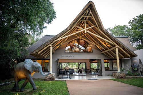 Thorny Bush Game Reserve Cabina | Serondella Safari Lodge