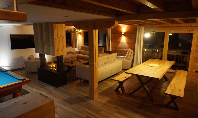 La Salle-les-Alpes Casa | Serre Chevalier: Large renovated traditional chalet, Sauna, Billiards table, close to the slopes