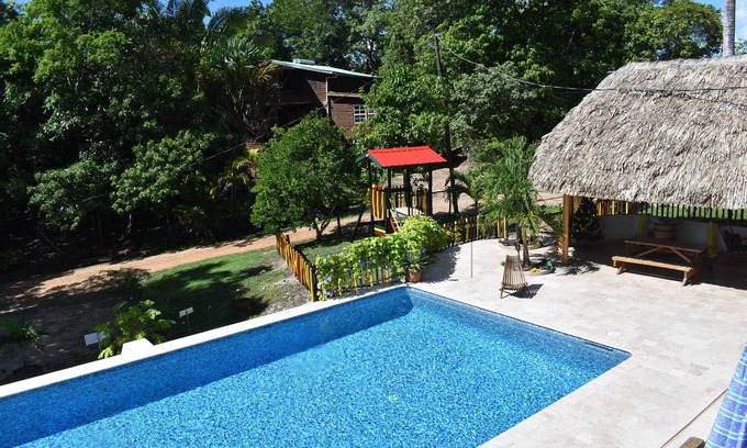 Unitedville Cabina | Ubicado en 15 acres de jungla, y cerca de los famosos cajeros automáticos y ruinas mayas