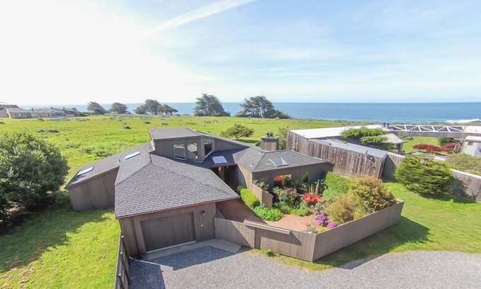 Sea Ranch Casa | Ubicado en una hermosa pradera a 200 yardas de la playa