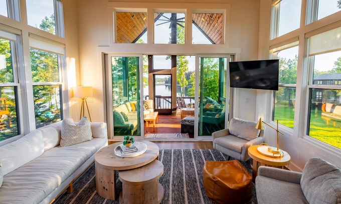 Tracy City Chalet De Esquí | Settle Down on the Lake – Your Waterfront Escape in Tracy City