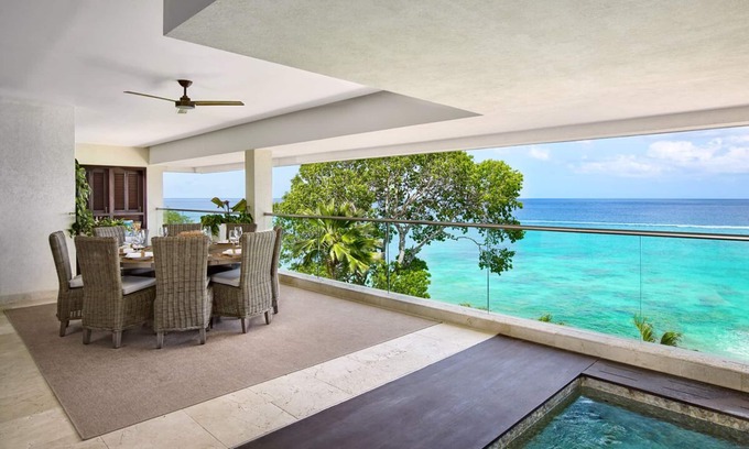 Prospect Apartamento | Settle into oceanfront luxury - Portico 3