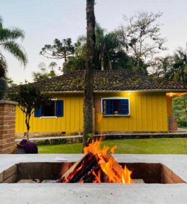 Apiai Casa | Seu Refúgio com Lareira Próximo ao Petar