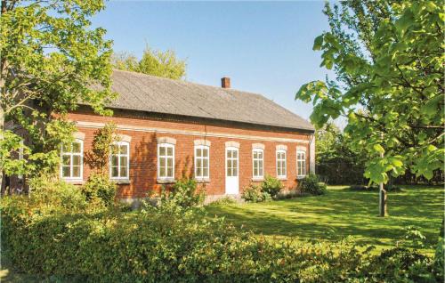 Bredebro Casa | Seven-Bedroom Holiday Home In Bredebro