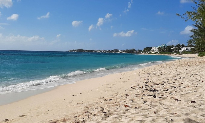 West Bay Casa | Seven Mile Beach Corridor, beautifully renovated 2 bdrm. Steps to Cemetery Beach