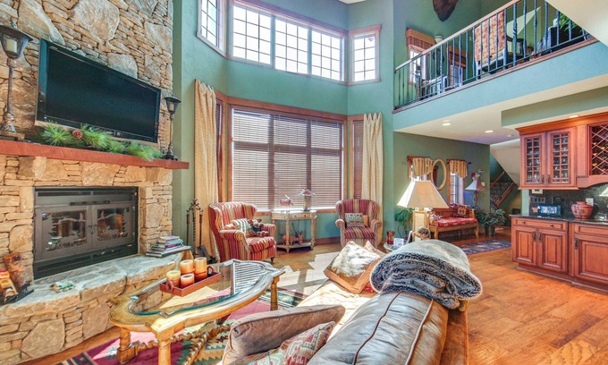 Champion Casa | Seven Springs Resort Home: Theater Room & Grill