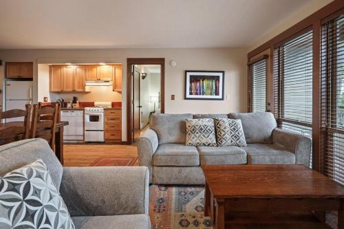 Bend Casa | Seventh Mountain 1123